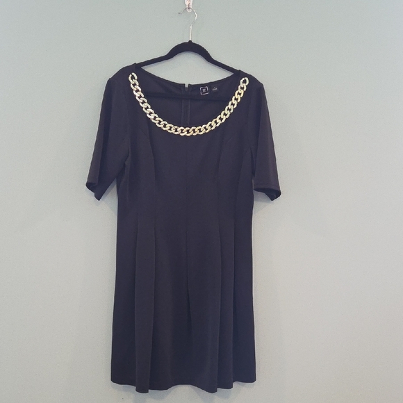 RMLL Black Dress With Gold Embellished And Pleated Bottom Size 16 - Picture 1 of 12